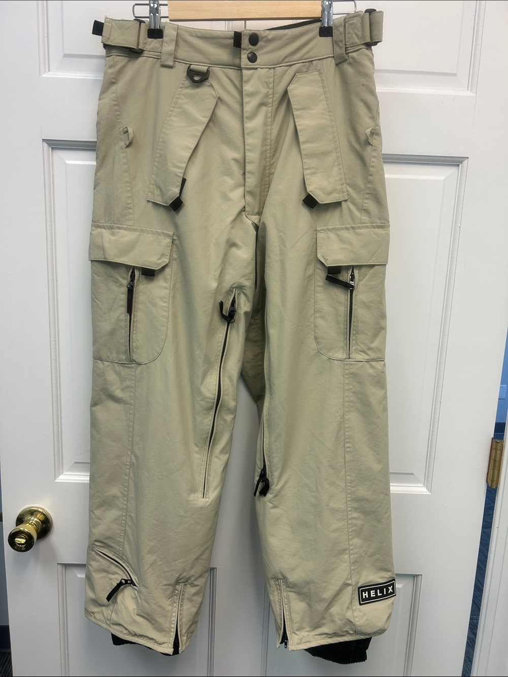 Helix Snowboard Ski Cargo Insulated Pants with Multiple Utility Pockets Size M